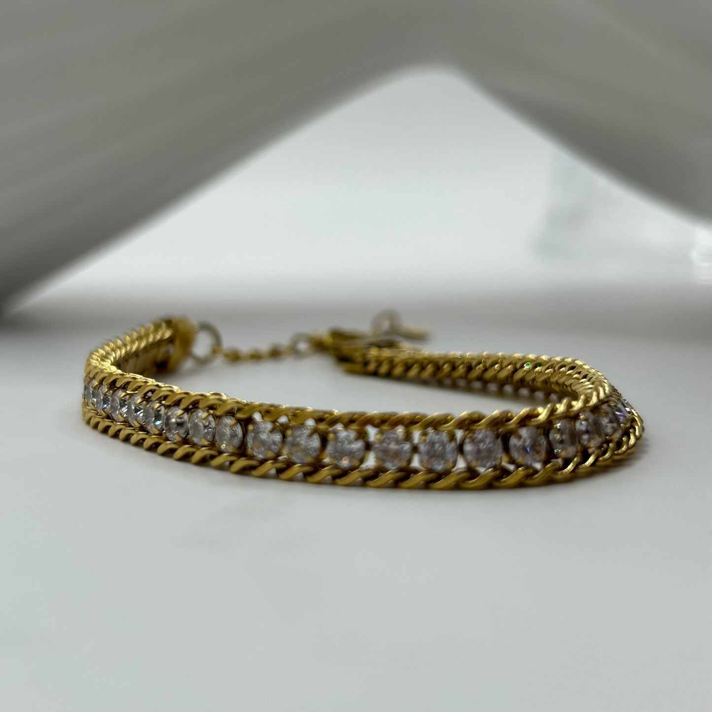 Nouveau! Bracelet Élegancia Dorée pour femme Maison M Bijoux