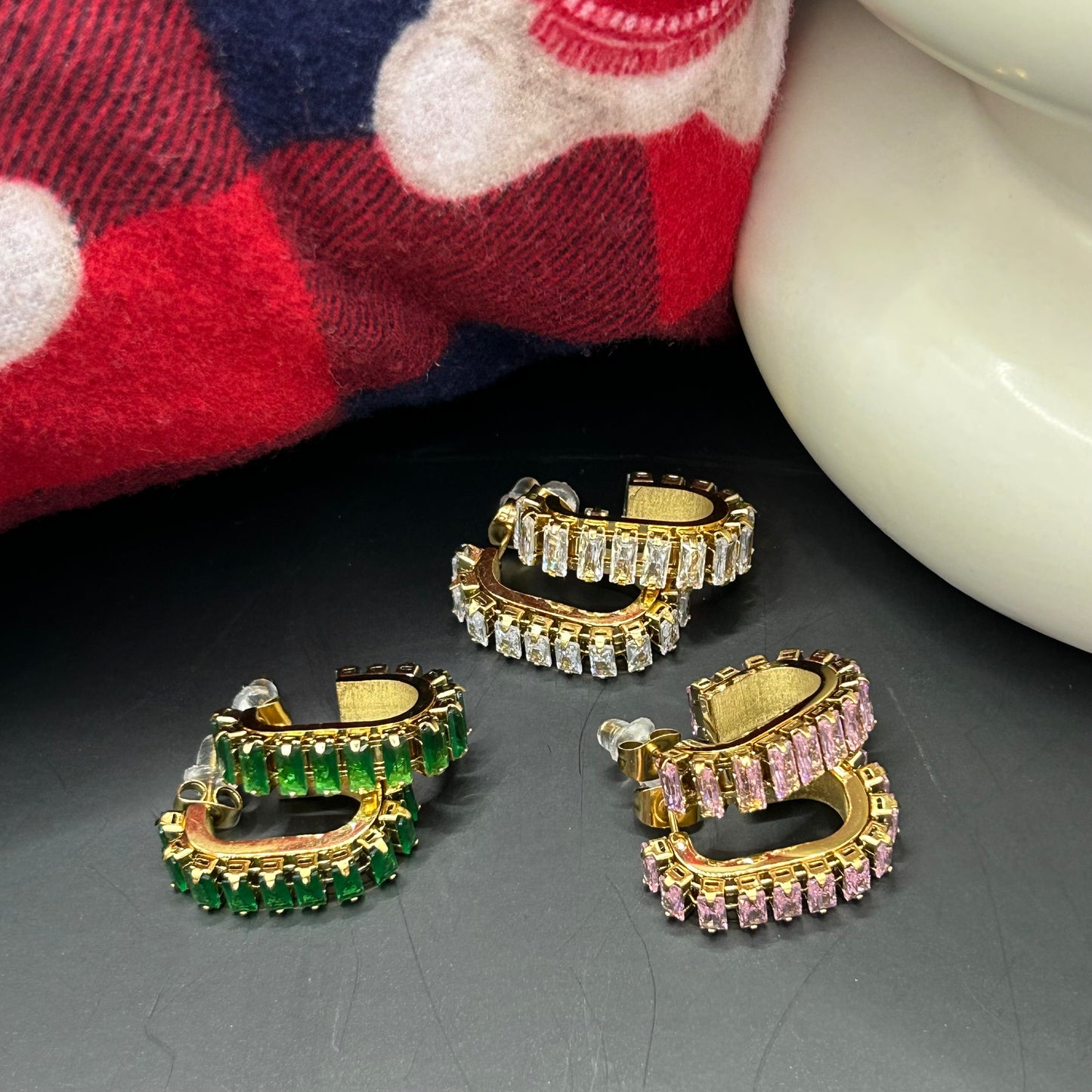 Nouveau! Boucles d’oreilles Royale Blanche Maison M Bijoux