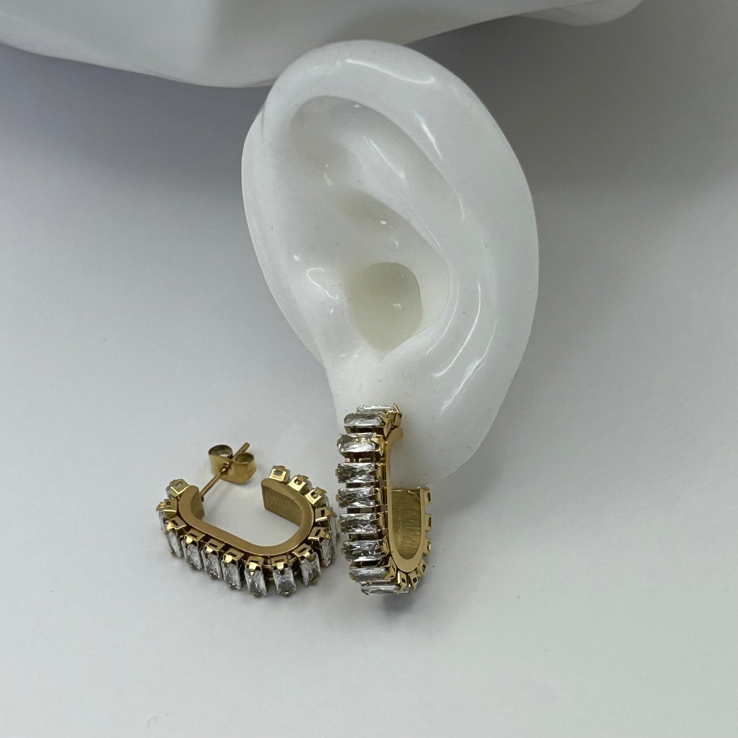 Nouveau! Boucles d’oreilles Royale Blanche Maison M Bijoux