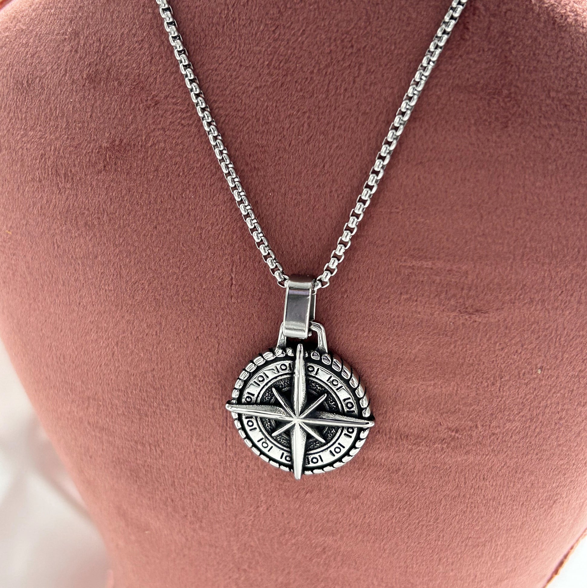 Collier Compass pour homme en Acier Inoxydable Argenté Maison M Bijoux